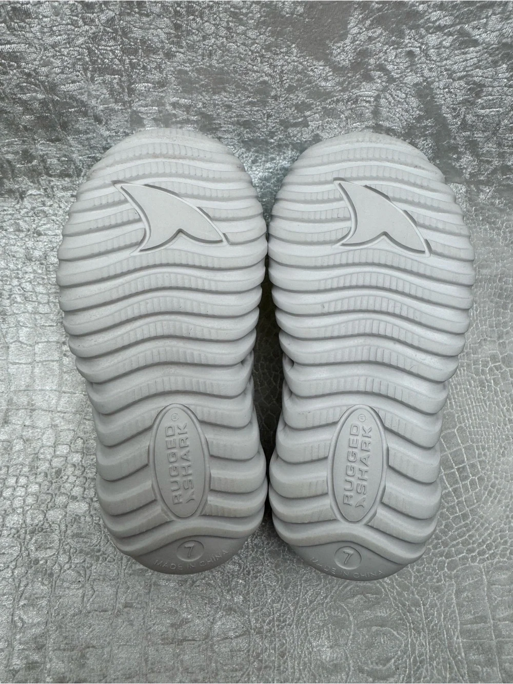 Rugged Shark toddler Size 7 Boy’s water sneakers